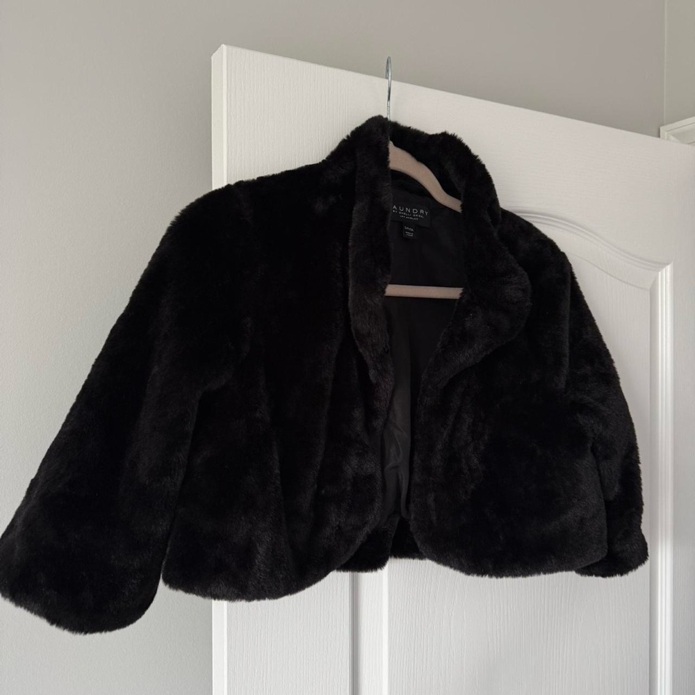 Women’s Black Faux Fur Cape / Shawl